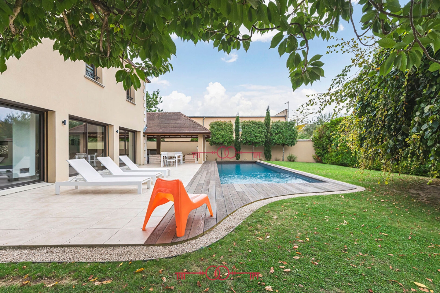 Maison 8 pièces à Champigny - photo 2