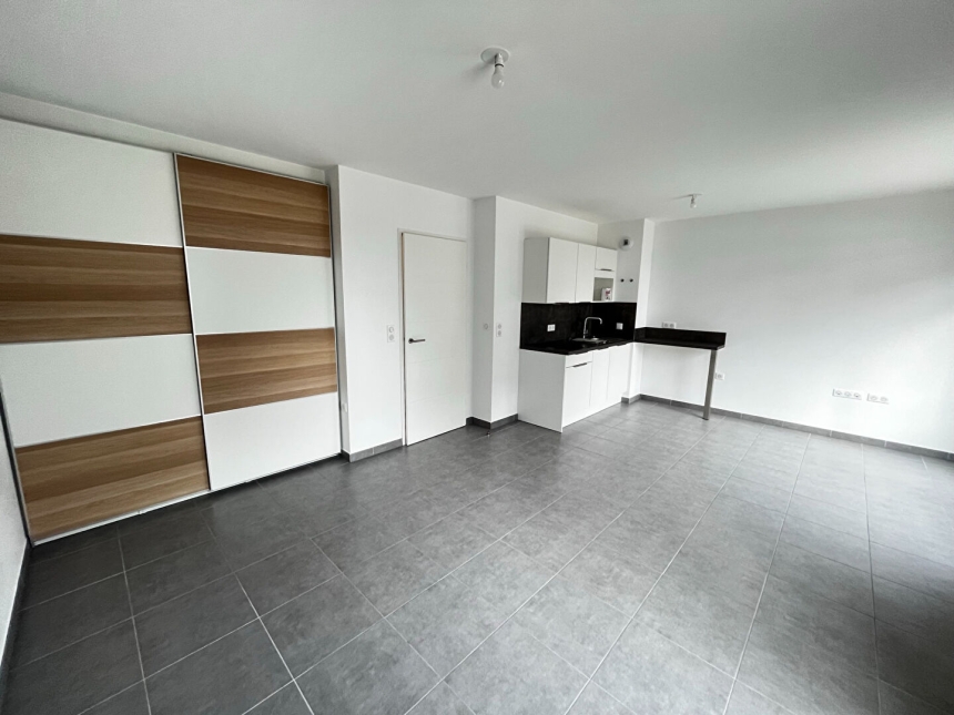 Appartement 1 pièces à Bezannes - photo 1